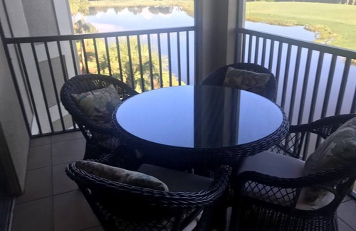 Bradenton Condo | TOP FLOOR CORNER CONDO