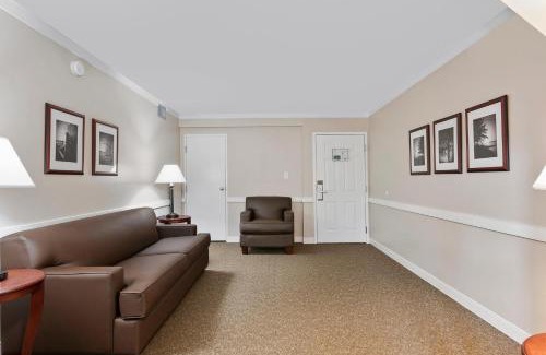 North East House | Top Floor Deluxe Suite Bay View