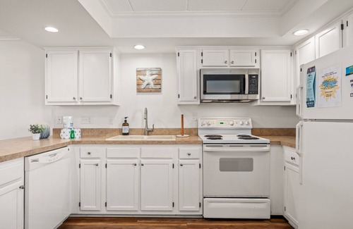 South Nags Head Condo | Top Floor, Direct Oceanfront! PierView Unit 306 Private Oceanfront Balcony!