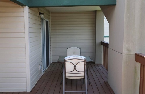 Indian Point Apartment | Top Floor Eagles Nest Condo with Pool and Hot Tub and Lake Views close to SDC