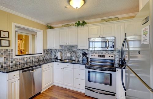 Folly Field Villa | Top Floor HHB&T Oceanview 2 Bedroom Villa!