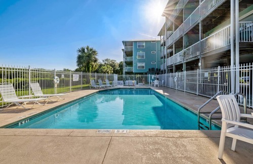 Cedar Key Condo | Top Floor Hideout C304 NL: Top floor with pool access