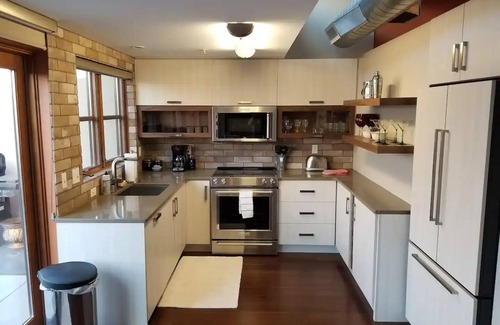 Old Town West Condo | Top Floor Loft in Old Town - Updated and Modern