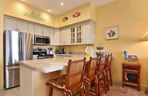 Honokowai Apartment | Top floor oceanfront 2 bedroom condo, with expansive views