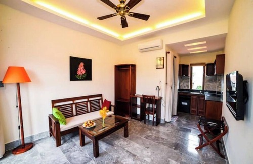 Hoi An Apartment | Top floor One-bedroom Suite overlooking lazy river