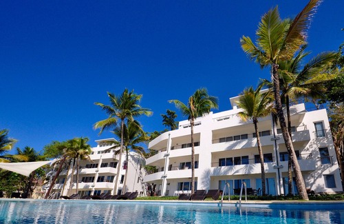 El Batey Apartment | Top-floor penthouse in beachfront residence, pools/BBQ/Internet/Cable TV/AC