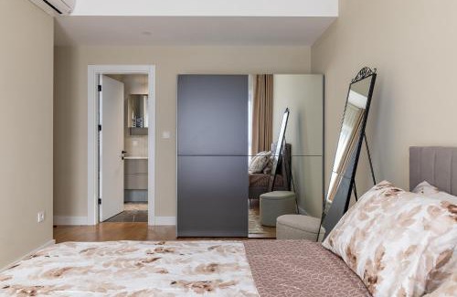 Centar Apartment | Top Floor Presidential Suite with Free Private Parking in the Center of Skopje