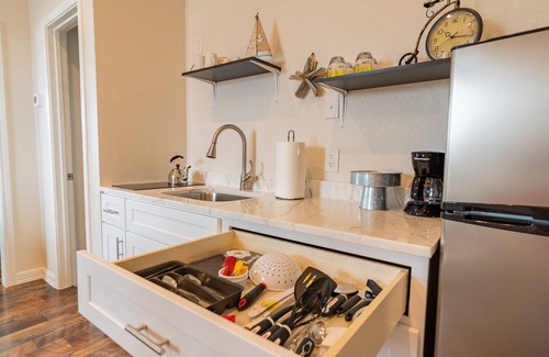 Galveston Condo | Top floor upscale contemporary space with great views and great location