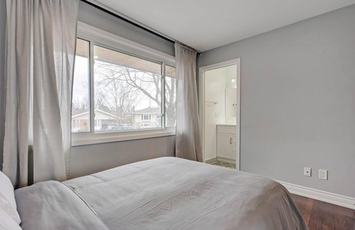 Ottawa Division House | Top Flr 3BR Month-Long Stays Vibrant Location!