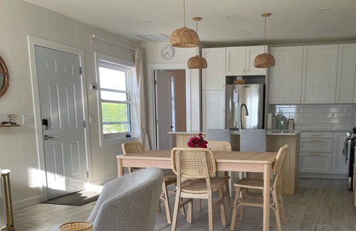 Treasure Cay House | Top Location 30' to beach, newly renovated, 3 King beds, beside pool