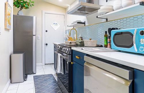 Center City Apartment | Top Location! 3BR Designer Home in Rittenhouse Sq