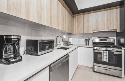 Central Park South Apartment | Top Notch 2-Bed/2-Bath in UES Mins to Central Park