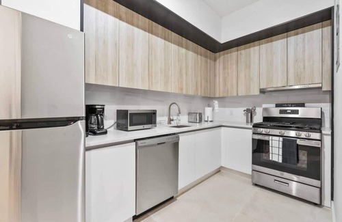 Central Park South Apartment | Top Notch 2-Bed/2-Bath in UES Mins to Central Park