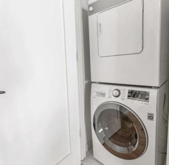 Central Park South Apartment | Top Notch 2BR in Upper East Mins to Central Park