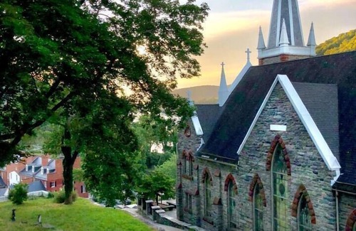 Harpers Ferry Apartment | Top o' the Hill Apt. in historic Harpers Ferry
