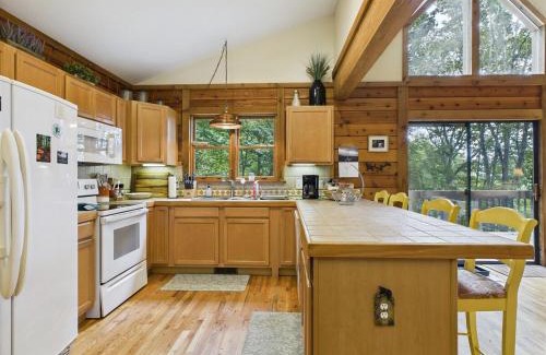 Leicester House | Top of the Line Asheville Mountain Cabin
