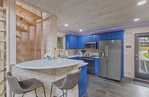 Cleveland Cabin | Top of the Line Treehouse Cabin