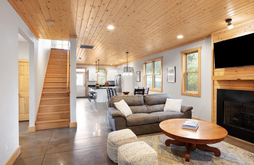 Oakley House | Top rated w/recent upgrades! Near Biltmore & downtown, fire pit, dog friendly