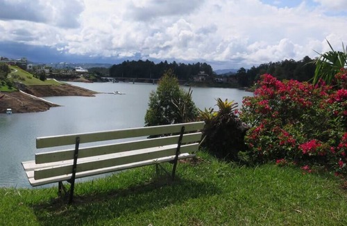 Guatape Cabin | Top Spot! 2BR Lodge for 6 - Jacuzzi, Kayak and more