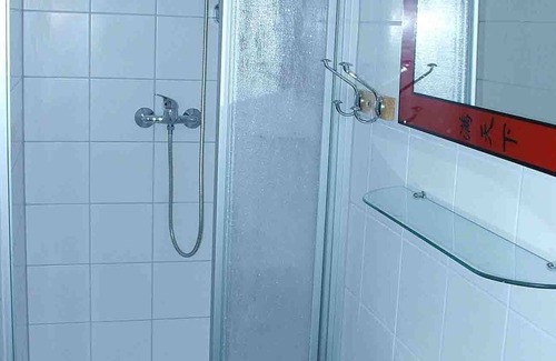 Friedrichshain Apartment | Top View & ALEX 4 BRA for 12 with 2 bathrooms WiFi 2 computers, 200m alex