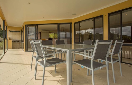 Merimbula House | Top Views on Lakewood - Merimbula