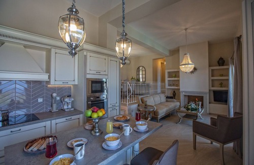 Fiskardo Villa | Top Villa - Walk to Fiscardo Heated Pool&Jacuzzi