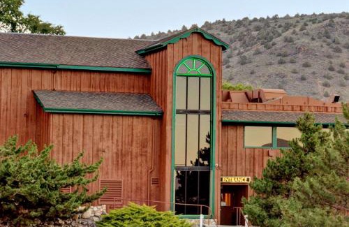 Topaz Lake Hotel | Topaz Lodge
