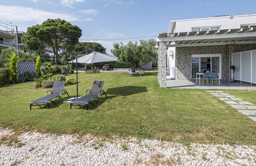Gerakini House | Topos Maisonette Left by Travel Pro Services
