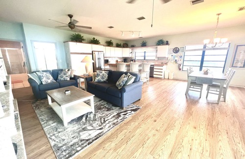 Lower Keys House | Torchview Lookout- Secluded Waterfront Retreat With 240’ Dock On Niles Channel