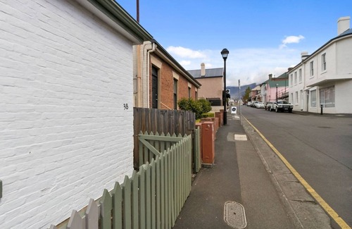 Battery Point House | Toris on Hampden Heritage Charm Near Salamanca
