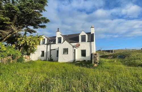 Clachtoll Cottage | Torran Cottage - The Highland Cottage with a Piano