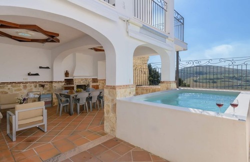 Baena Villa | Torreón de Morayma Baena by Ruralidays
