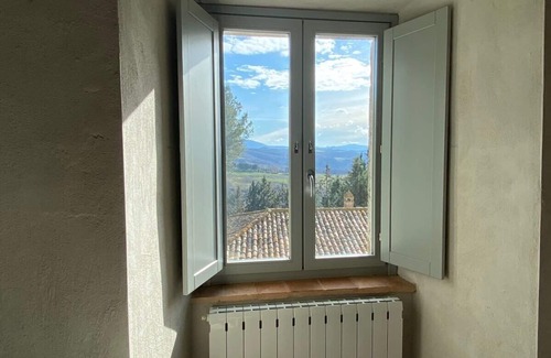 Loreto House | Torre Fortunata, Splendidly Restored Medieval Tower Near Todi in Umbria