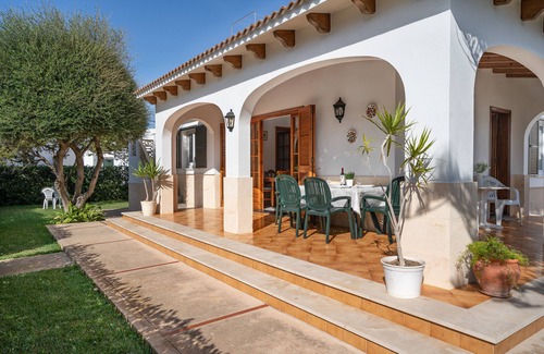 Cala Blanca House | TORRES SUREDA - Fantastic coastal house near the sea. Free WiFi.