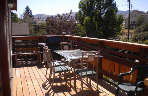 Gardiner Apartment | Tortilla Flats Overlooking the Yellowstone River, in town. nSleeps 4.