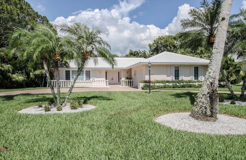 Coquina Sands House | Totally Renovated Home: Screened in Lanai w/Heated Pool & Dining-2 Blocks to Beach-Coquina Sands