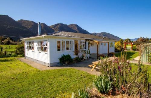 Takaka House | Totara Glen