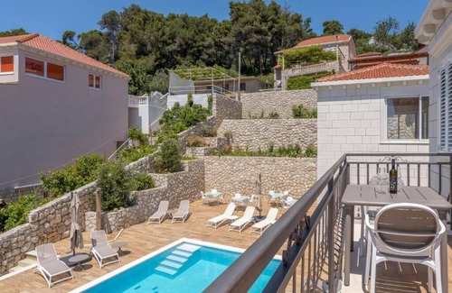 Saplunara Apartment | Touch of Infinity TOP FLOOR - studio apartment with sea view