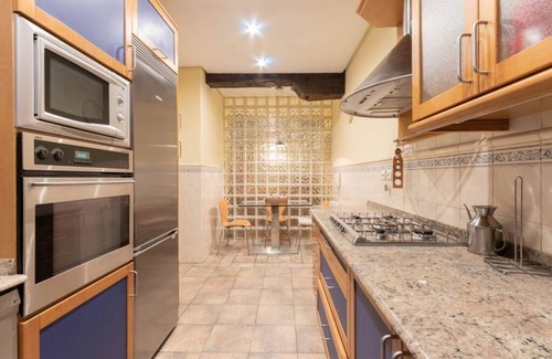 Bilbao Old Town Apartment | Tourist apt Casco Viejo tradition and skewers