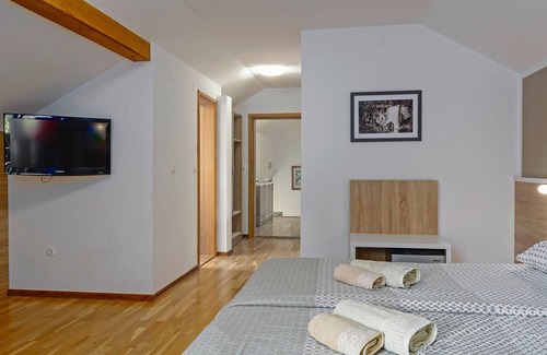 Ostarski Stanovi Bed & Breakfast | Tourist center Marko