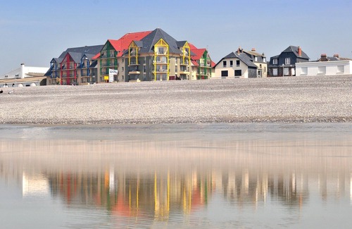 Mesnil-Val Condo | Tout près de la plage à pied!