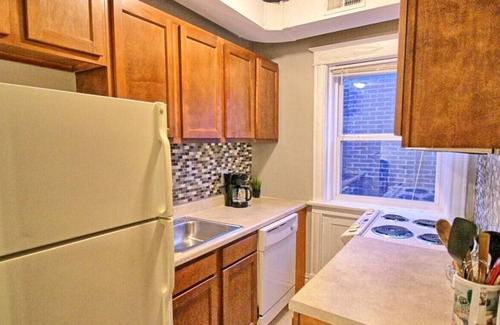 Tower Grove East Apartment | Tower Grove 1W · Steps to TG Park+Grand | Free PK+WD+Pet Friendly