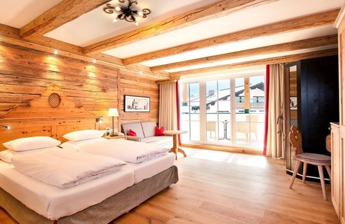 Dorfgastein Hotel | Tower suite with whirlpool, air-jet shower, 2 floors - Römerhof, Landhotel