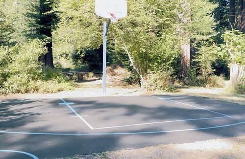 Carlotta House | Towering Redwoods, Private River Access, 3 Bathroom, 3 Bedroom, Up to 20 Guests