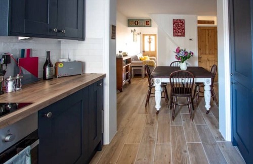 Bury St Edmunds Cottage | Town Centre Cottage with Garden & Parking Opposite