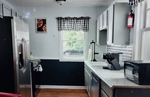 Front Royal House | Town Located Walkable Hiking Arcade & Firepit
