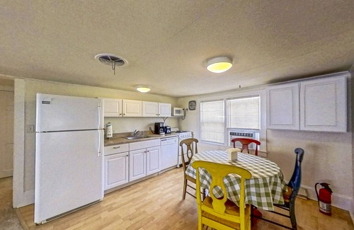 South Rehoboth Apartment | Town of Rehoboth Beach apartment w/patio, grill, 2 blocks from beach