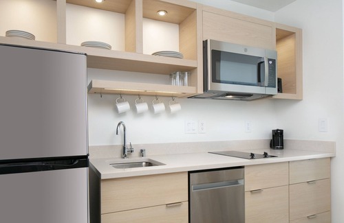 Summit Corners Hotel | TownePlace Suites by Marriott Oconomowoc