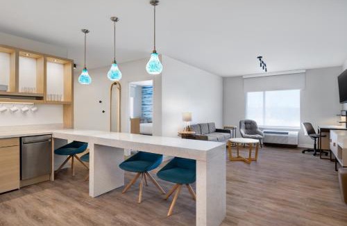 Geneva Hotel | TownePlace Suites by Marriott Geneva at SPIRE Academy