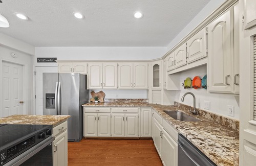 Weatherford House | Townhome with private elevator minutes from Downtown Weatherford
